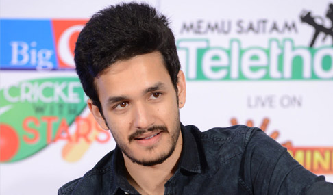 Akhil-Akkineni-favorite-heroes-niharonline