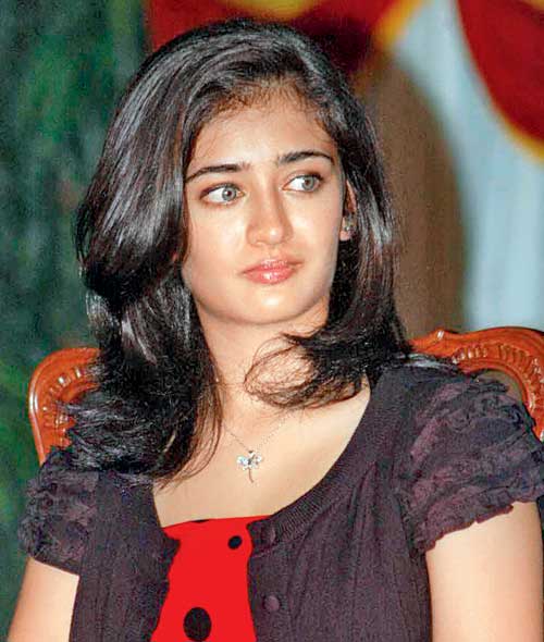 Akshara_Haasan_niharonline