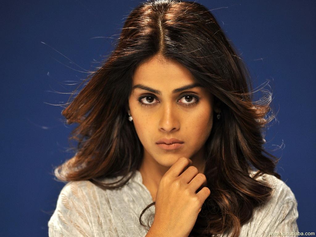 Genelia_safe_niharonline