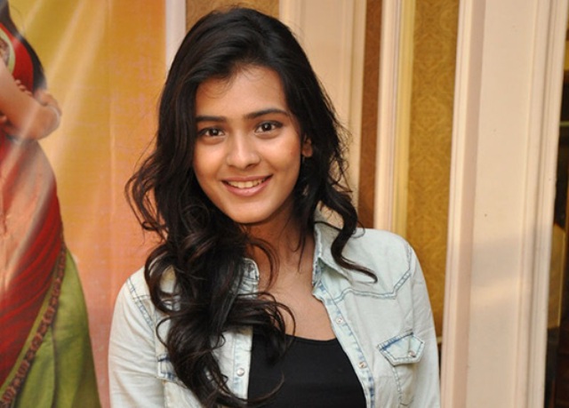 Hebah-Patel-more-offers-in-tollywood-niharonline