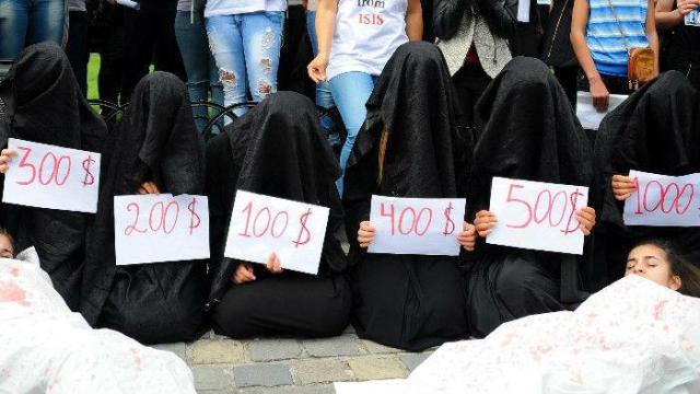 ISIS_sold_girls_as_sex_slaves_niharonline