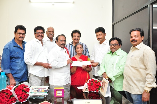 MAA_pavala_shyamala_cheque_abdul_kalam_niharonline