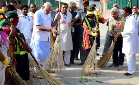 PM_Modi_broom_lost_delhi_poll_niharonline