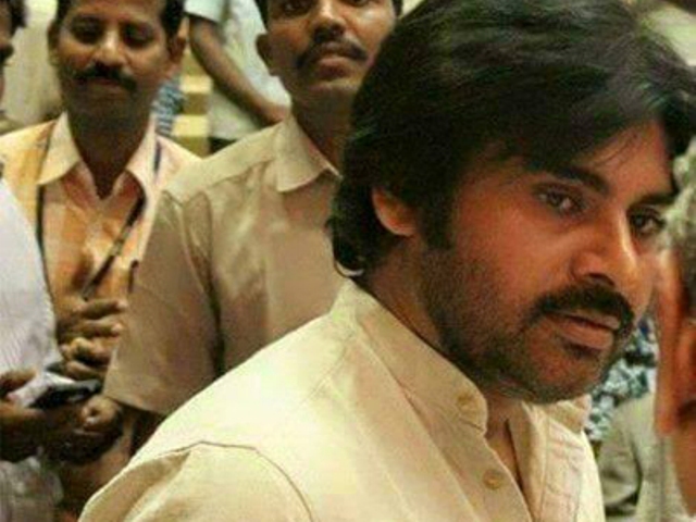 Pawan-kalyan-sorry-to-media-bouncers-attack-niharonline