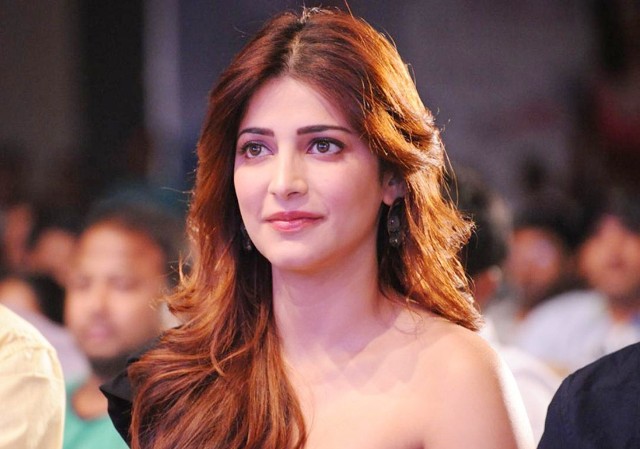 Shruti-Haasan-out-from-tanu-orivan-remake-niharonline