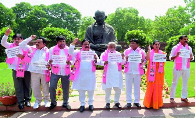 TRS_MP_for_separate_high_court_at_parliament_niharonline