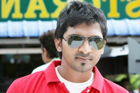 Vaibhav_Reddy_in_kushbu_movie_niharonline