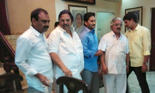 YS-Jagan-met-Dasari-Narayana-Rao-rajyasabha-seat-niharonline