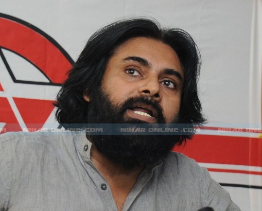 actor_pawan_kalyan_at_press_meet_photos_niharonline(192)