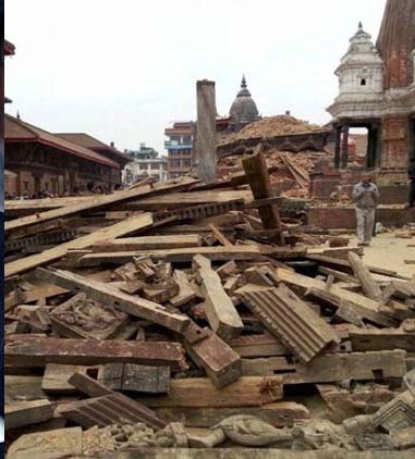 alia_abhishek_nepal_earthquake_niharonline