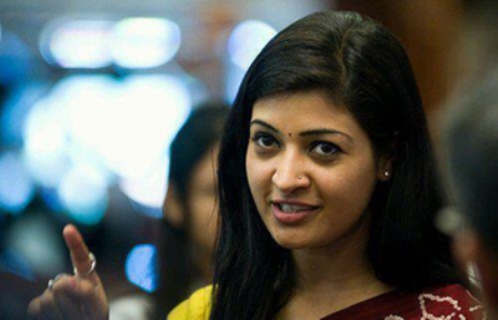 alka_lamba_AAP_MLA_slapped_a_person_niharonline