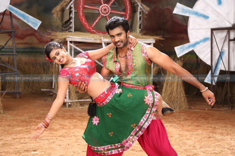 anaganaga_oka_chitram_movie_stills_niharonline(13)