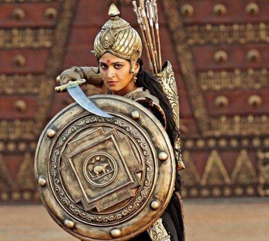 anushka_rudramadevi_poster_niharonline