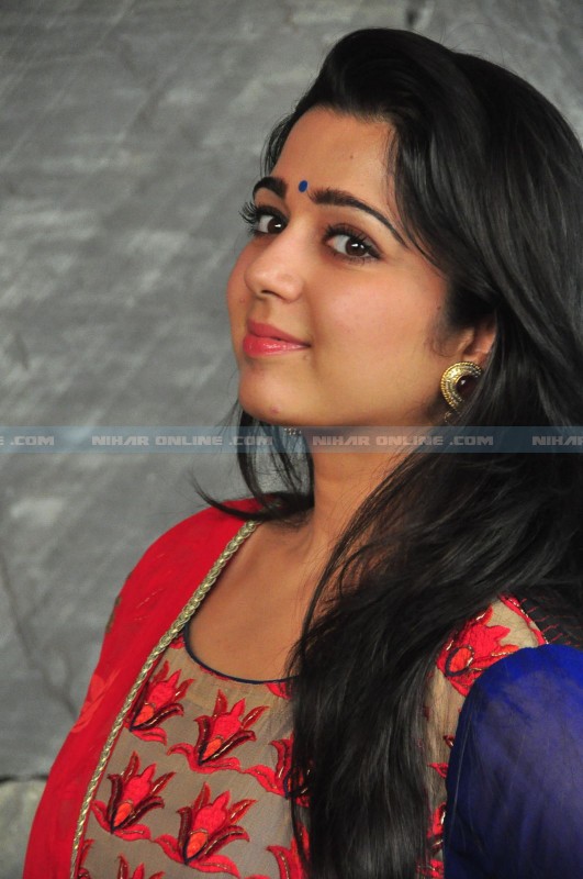 charmi_jyothi_lakshmi_interview_and_marriage_news_niharonline-(26)