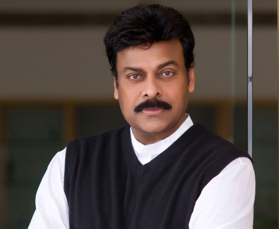 chiranjeevi_movie_contravercy_niharonline.jpg