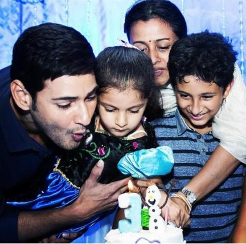 mahesh_dauther_sithara_3rd_bday_niharonline