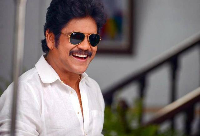 nagarjuna-after-senior-NTR-did-the-feet-niharonline