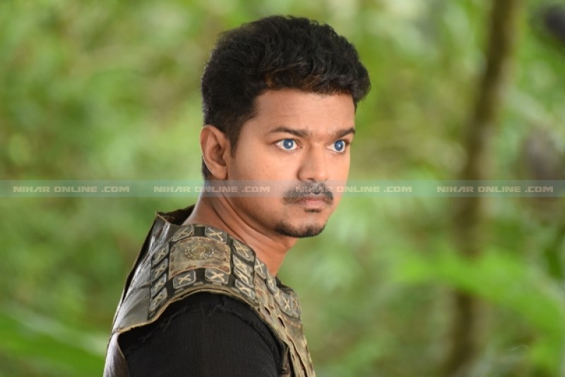 Puli_800_theatres_in_telugu_states_niharonline