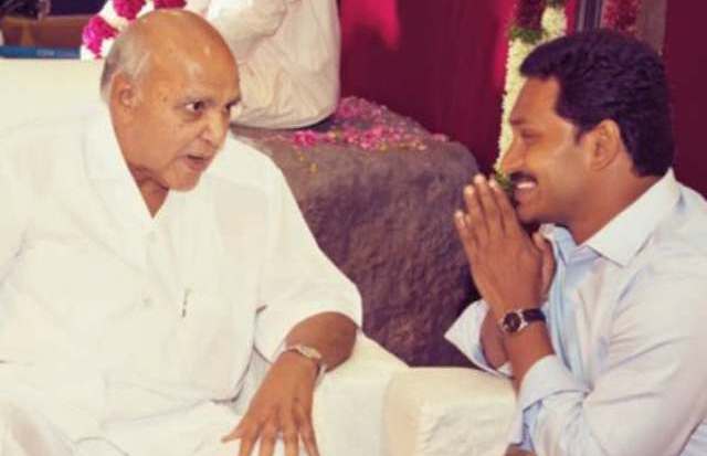 ramoji-rao-ys-jagan-meeting-eenadu-sakshi-niharonline