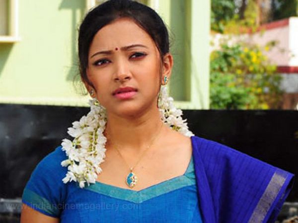 shweta_basu_prasad_cinema_chance_niharonline