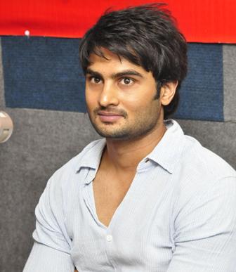 sudheer_babu_as_mosagalaku_mosagadu_niharonline