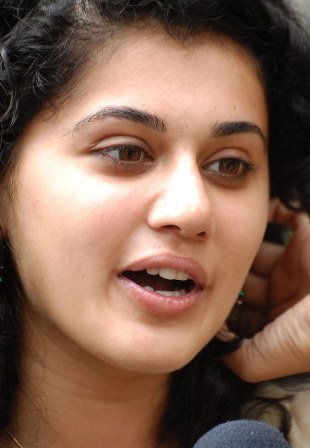 taapsee_about_film_industry_niharonline