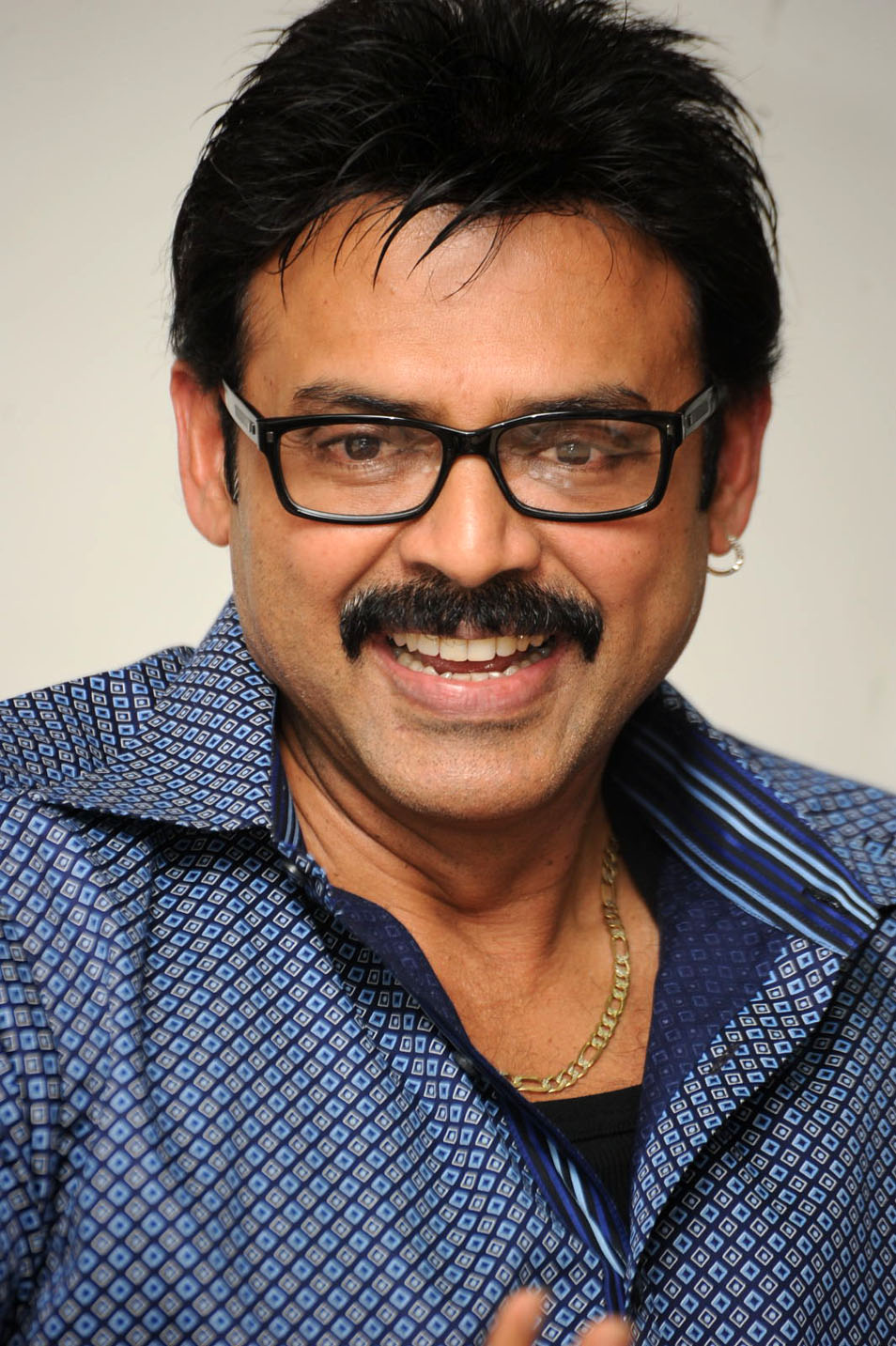 venkatesh_withl_ravibabu_movie_niharonline