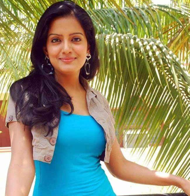 vishakha_singh_fb_page_comments_niharonline